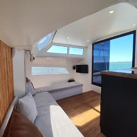Barco Casa Catamara Sleepandboat Hotel FAO Buitenkant foto