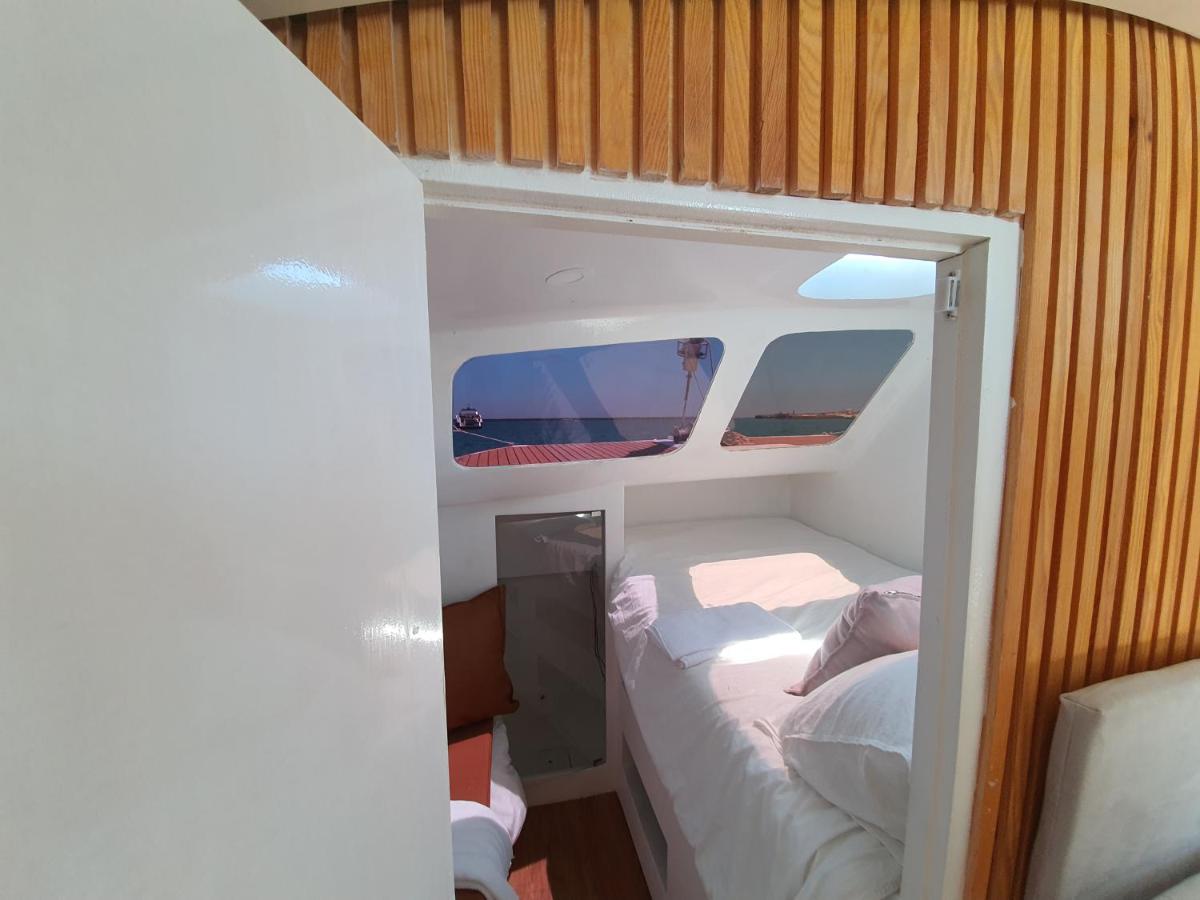 Barco Casa Catamara Sleepandboat Hotel FAO Buitenkant foto
