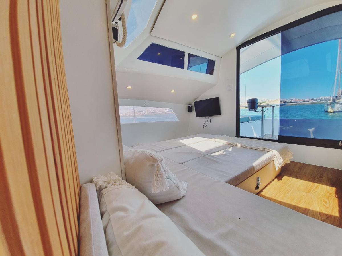 Barco Casa Catamara Sleepandboat Hotel FAO Buitenkant foto