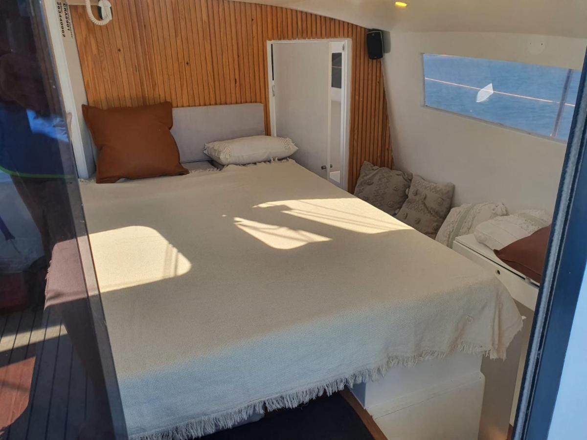 Barco Casa Catamara Sleepandboat Hotel FAO Buitenkant foto