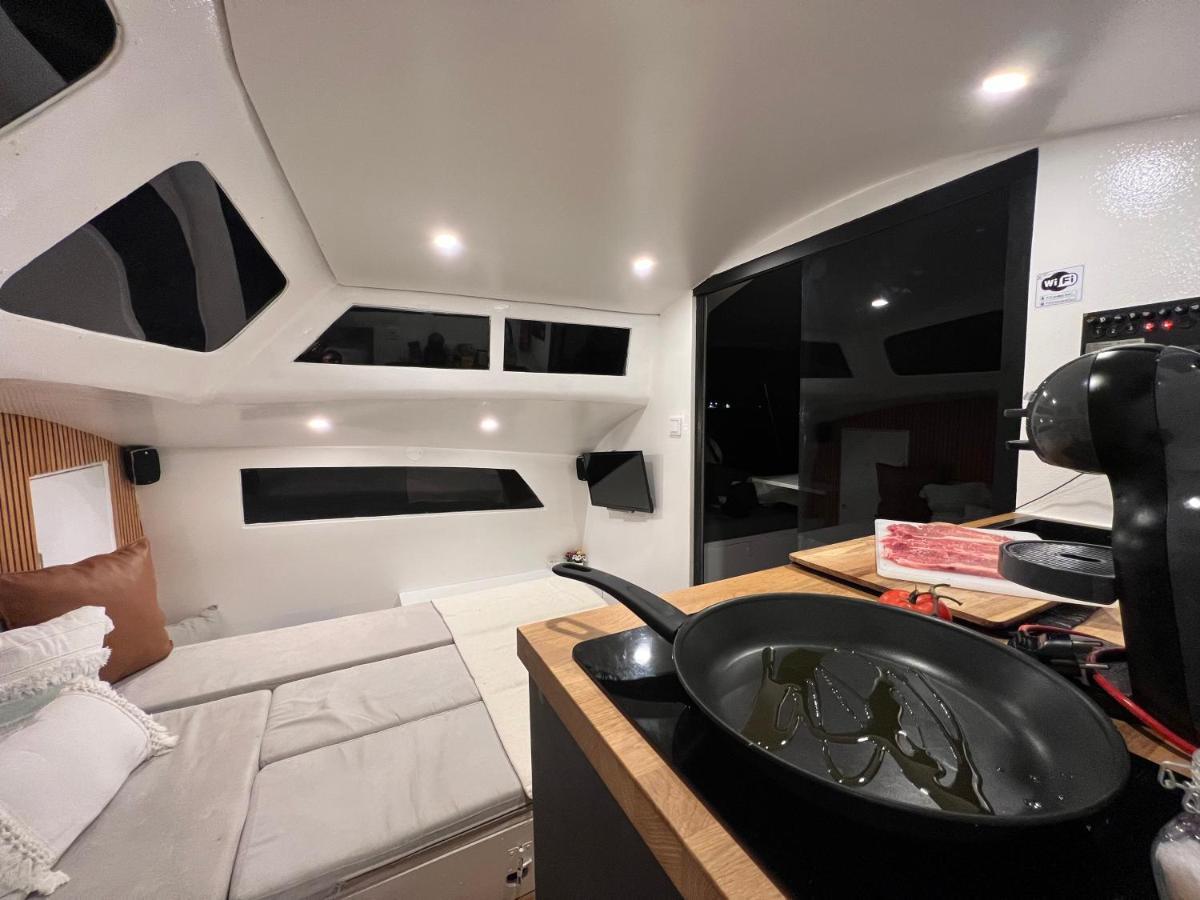 Barco Casa Catamara Sleepandboat Hotel FAO Buitenkant foto