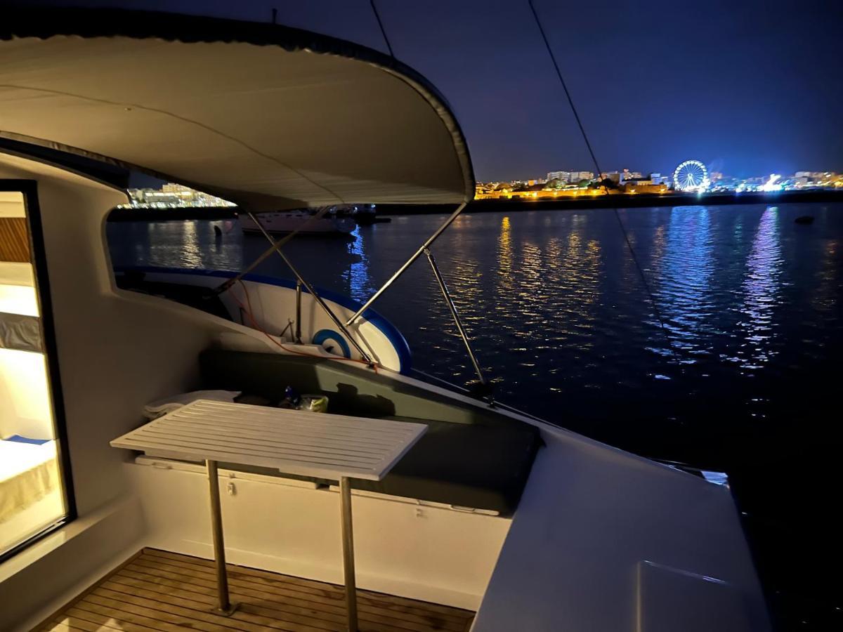 Barco Casa Catamara Sleepandboat Hotel FAO Buitenkant foto