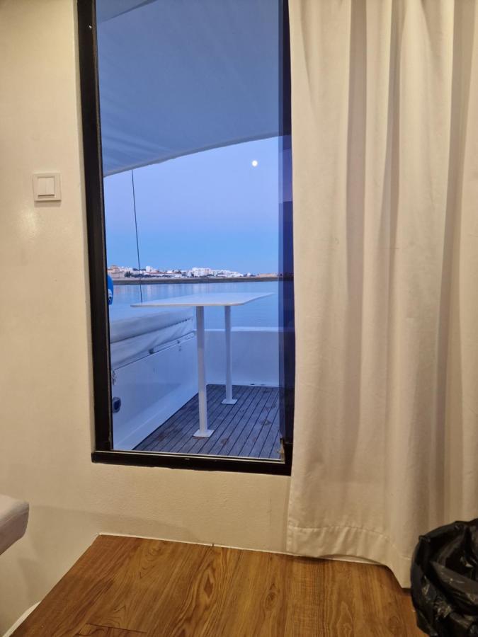 Barco Casa Catamara Sleepandboat Hotel FAO Buitenkant foto